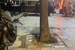 Başkan Balcıoğlu, Çarşı'daki ıhlamurun altına detarjanlı suyu dökenin peşinde!