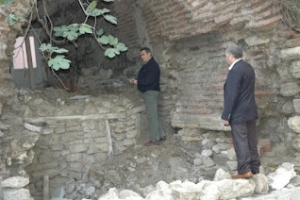 Fatih Mahallesi"ndeki tarihi kemere beton!